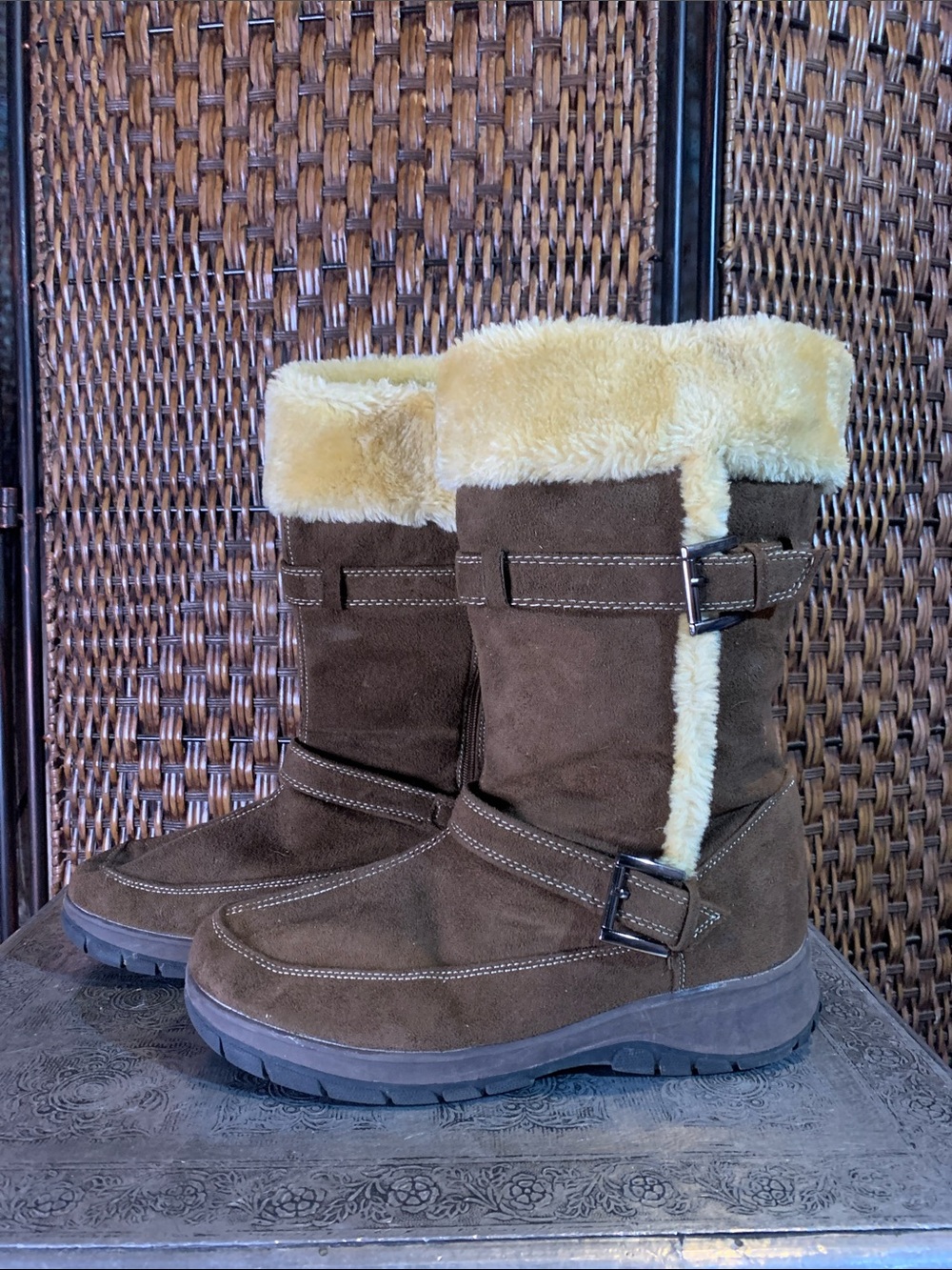 Itasca Brown Faux Fur Lined Boots Size 9